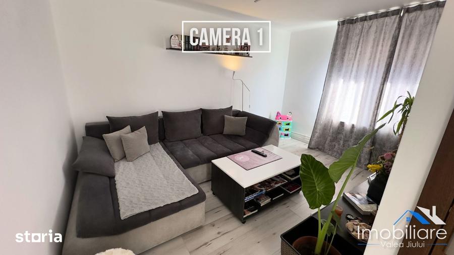 Casă cu 4 camere cu Teren 2700 Mp în Central