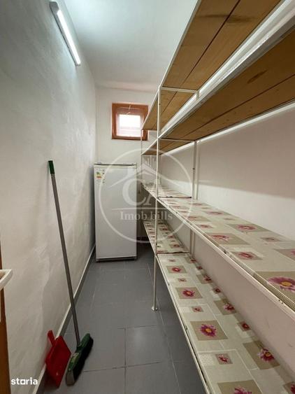 Casa de vanzare cu 8 camere de tip P+E+M in zona Rogerius, Oradea - 2