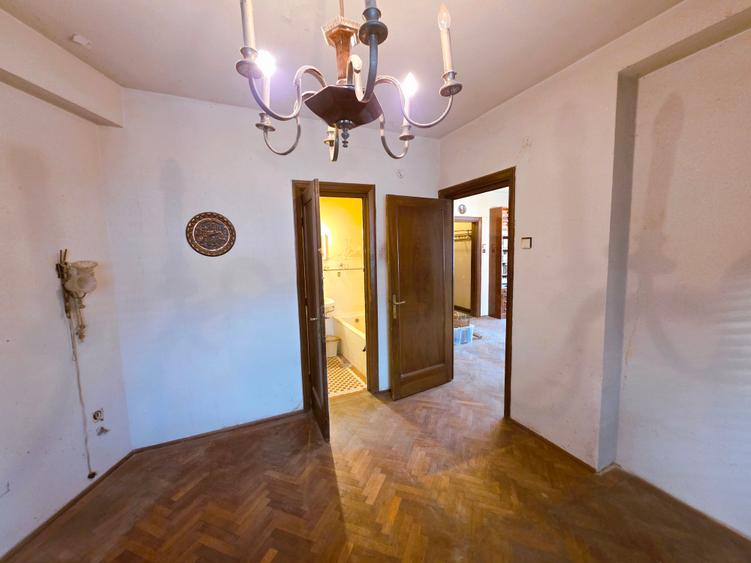 Apartament cu 2 camere semidecomandat în P-ța Romană