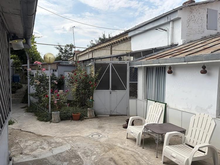 Casă cu 5 camere cu Teren 303 Mp în Gării