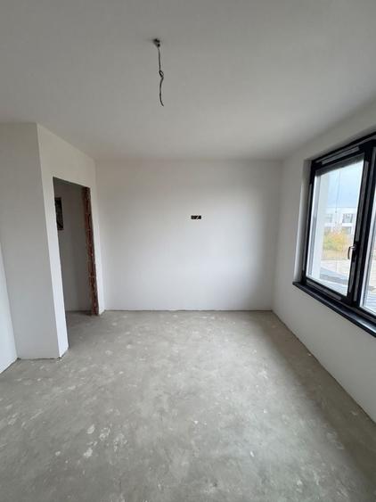 Duplex cu 4 camere cu Canalizare în Moșnița Nouă