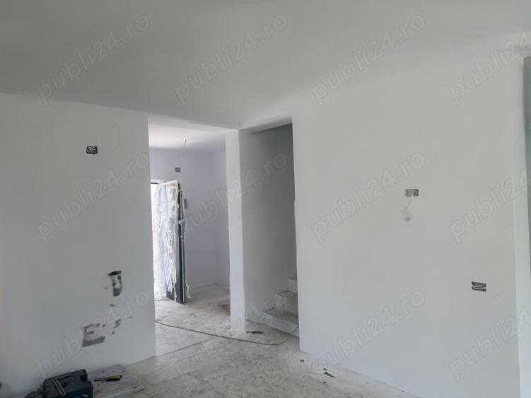 Casă cu 5 camere cu Teren 404 Mp în Km 5