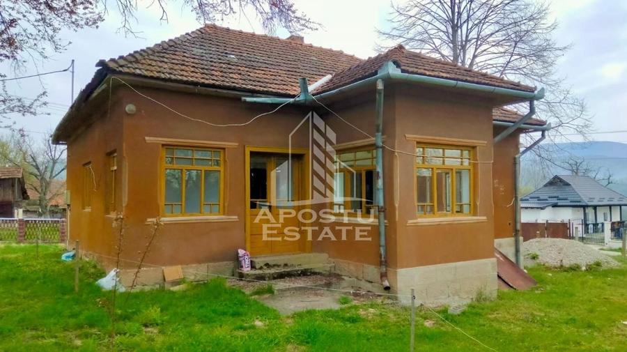 Casă individuală cu 4 camere cu Canalizare în Măgulicea