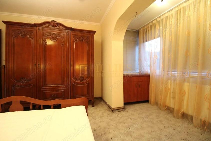 Apartament cu 3 camere decomandat, mobilat în Girocului
