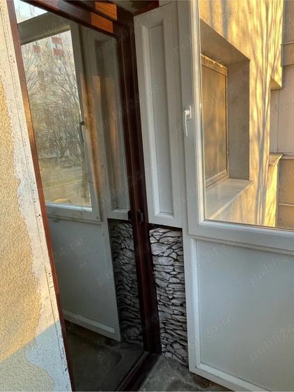 Apartament cu 4 camere decomandat în Berceni
