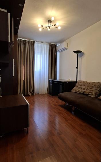 Apartament cu 3 camere semidecomandat în Drumul Taberei