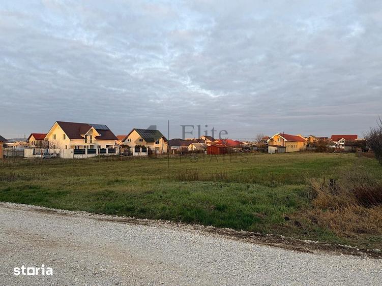 Teren de 1150 mp, în Sânmartin