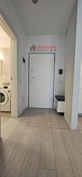 Apartament cu 2 camere decomandat, mobilat în Tractorul