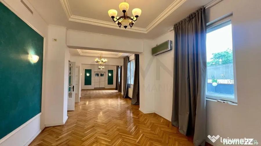 Casă cu 7 camere cu Teren 523 Mp în Victoriei