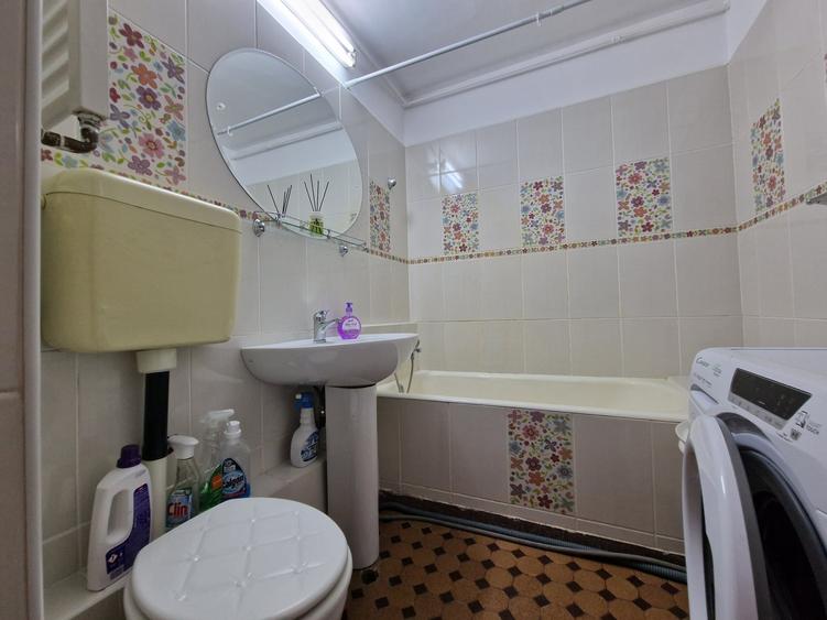 Apartament cu 2 camere decomandat, mobilat în P-ța Alba Iulia