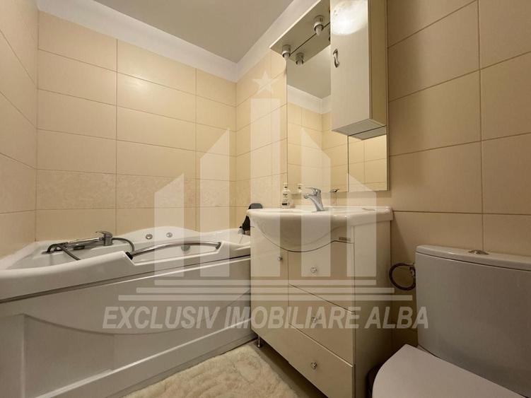 Apartament cu 3 camere decomandat, mobilat în Cetate