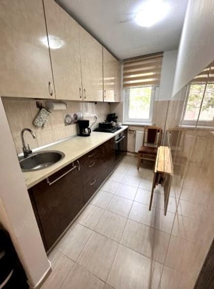Apartament cu 2 camere semidecomandat, mobilat în Grivița