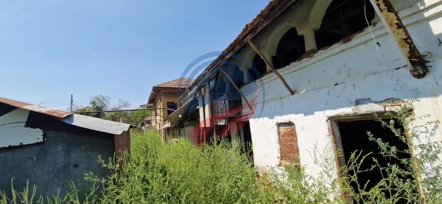Casă individuală cu 5 camere cu Canalizare în Bâzdâna