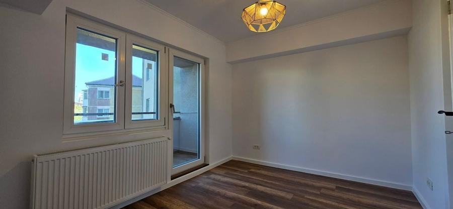 Apartament cu 4 camere decomandat în Șagului