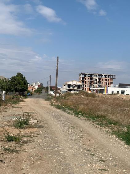Teren Construcții intravilan de 387 mp, în Est