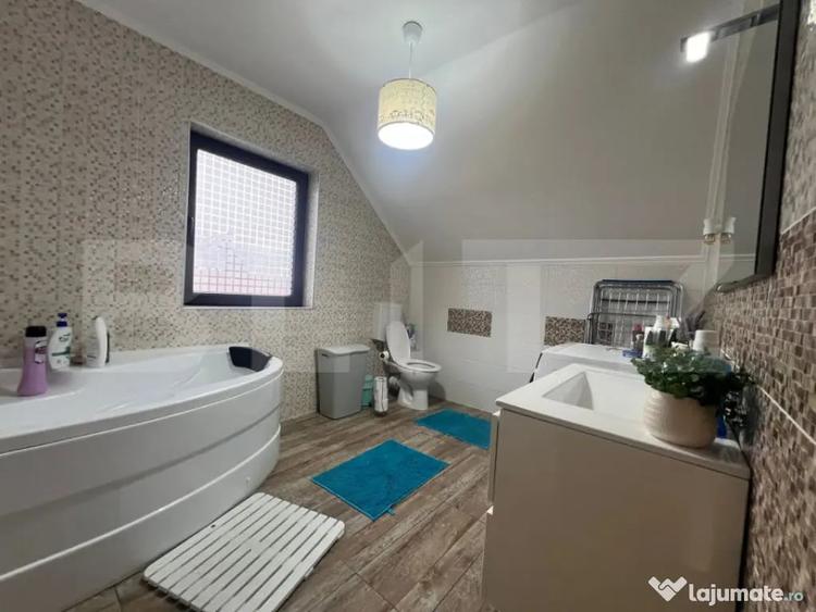 Casă cu 5 camere cu Teren 708 Mp în Central