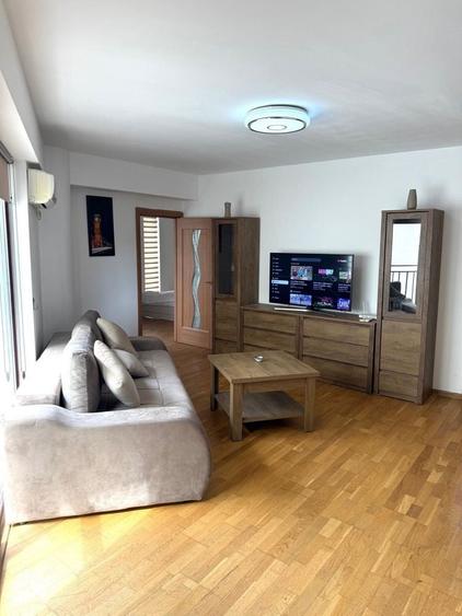 Apartament cu 3 camere în 1 Mai
