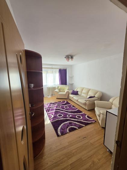 Apartament cu 2 camere decomandat în Vasile Aaron