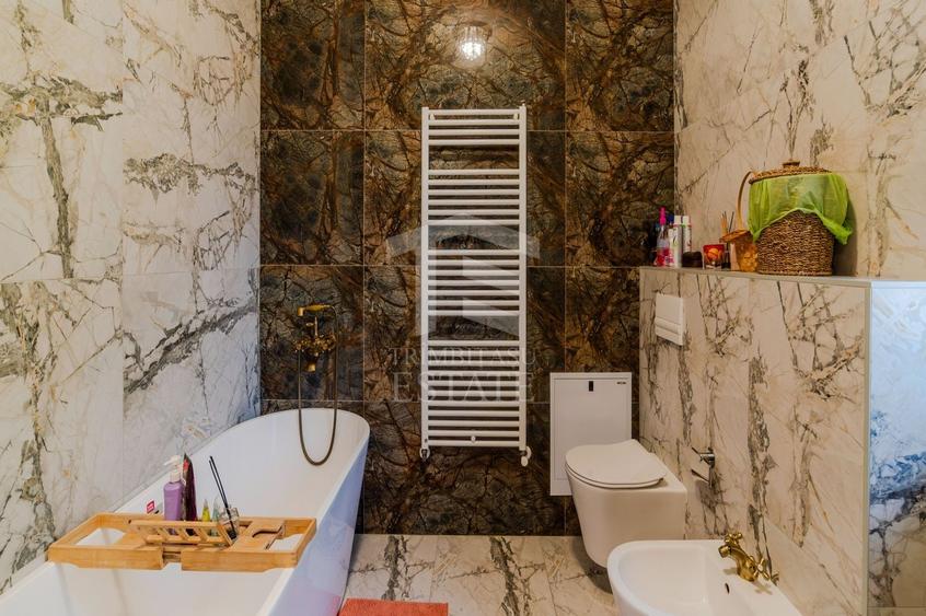 Casă individuală cu 6 camere cu Piscina în Chișoda