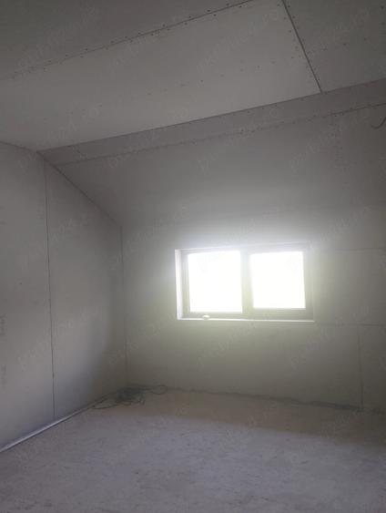 Casă cu Teren 300 Mp în Dascălu