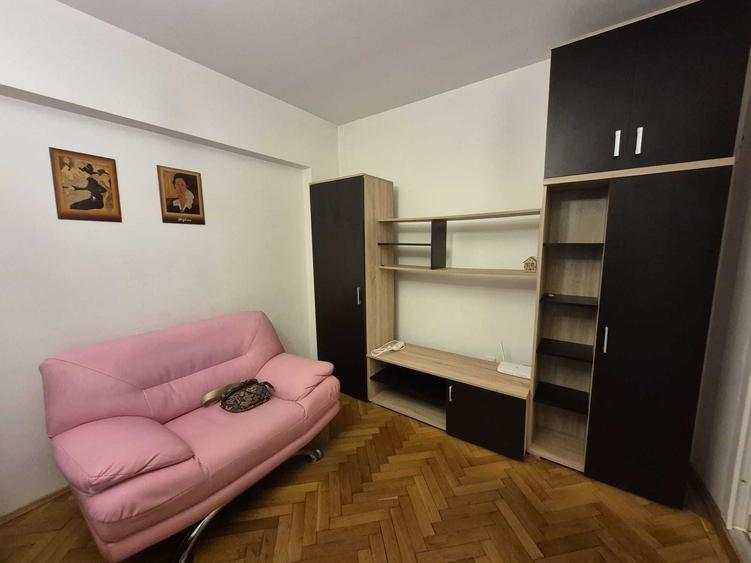 Garsonieră decomandată în Gării