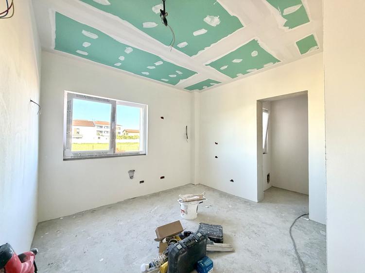 Duplex cu 5 camere cu Canalizare în Dumbrăvița