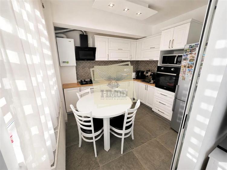 Apartament cu 3 camere decomandat, mobilat în Turnișor