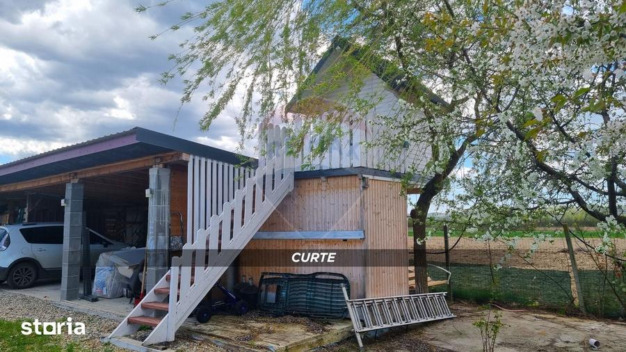 Casă cu 5 camere cu Teren 1000 Mp în Recea