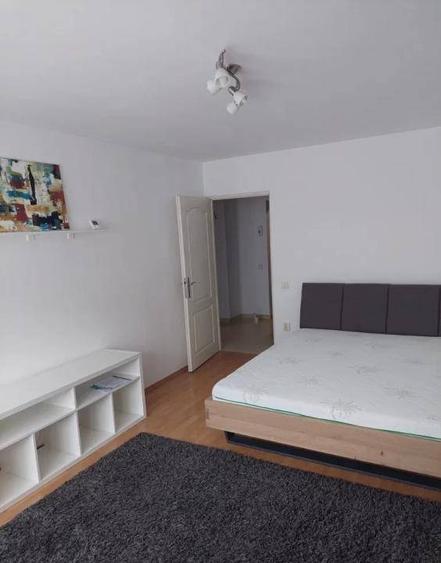 Garsonieră decomandată în Europa