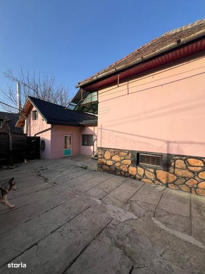Casă cu 4 camere în Cristian