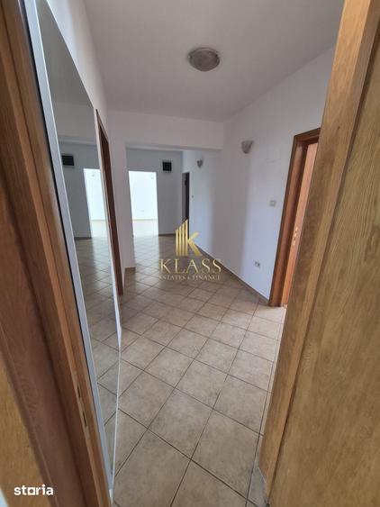 Apartament cu 4 camere decomandat în Herăstrău