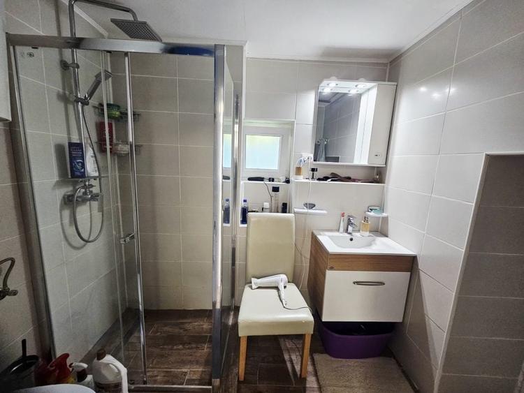Casă individuală cu 2 camere cu Canalizare în Vâlcele