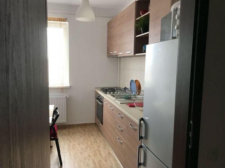 Apartament cu 2 camere decomandat, mobilat în Central