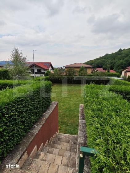 Casă cu 8 camere cu Teren 1000 Mp în Dârste