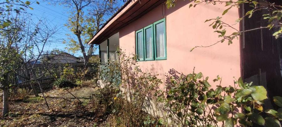 Casă cu 4 camere în Vadu Săpat