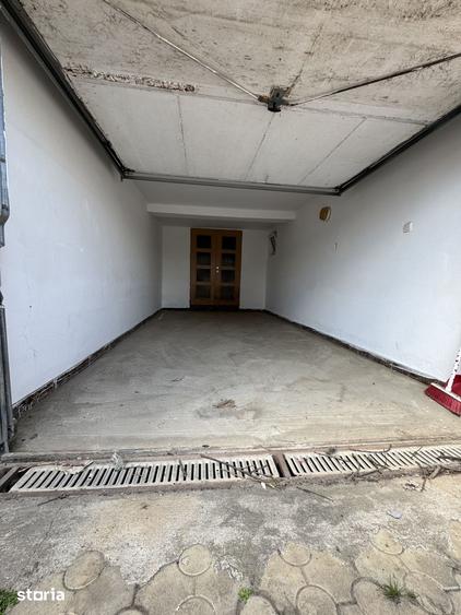 Apartament cu 3 camere în Cetate
