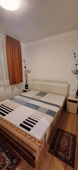 Apartament cu 3 camere decomandat în Astra