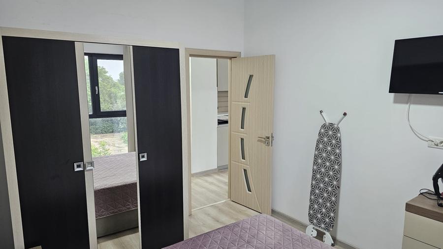 Apartament cu 2 camere semidecomandat în Far