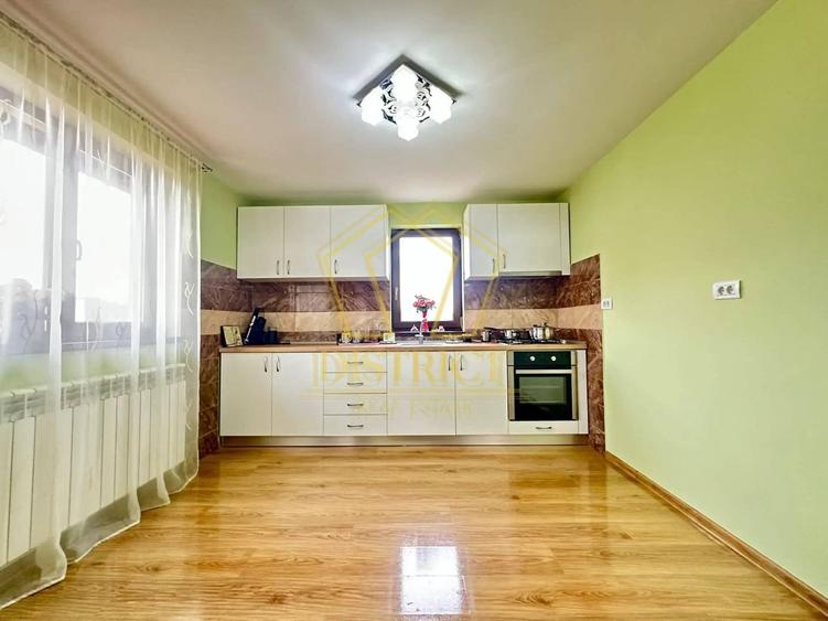 Casă individuală cu 3 camere cu Canalizare în Dumbrăvița