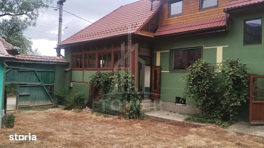 Casă cu 4 camere cu Teren 2343 Mp în Central