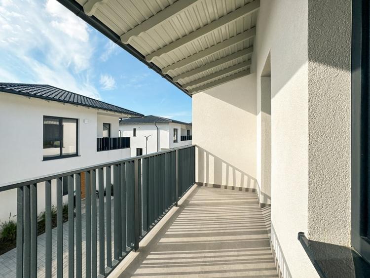 Duplex cu 4 camere cu Canalizare în Vest