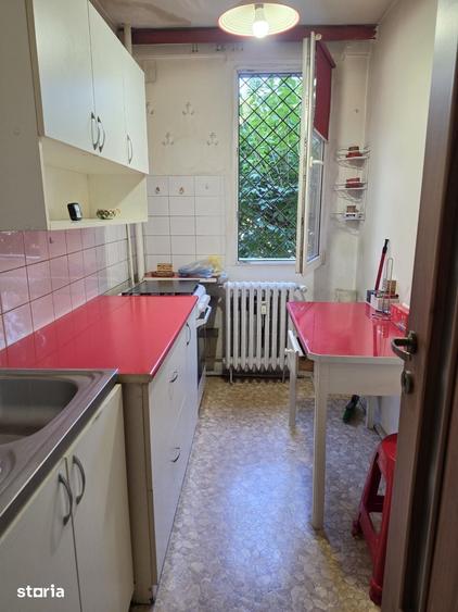 Colentina, intersectie Fundeni, bloc reabilitat, stradal, vedere fata - 6