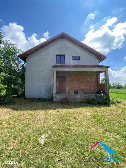 Casă cu 5 camere cu Teren 900 Mp în Prăjești