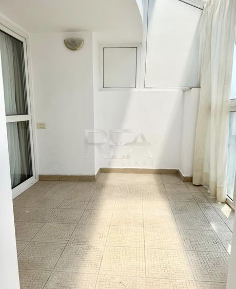 Apartament cu 4 camere decomandat, mobilat în P-ța Unirii