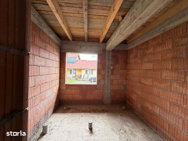 Casă cu 7 camere cu Teren 1052 Mp în Central