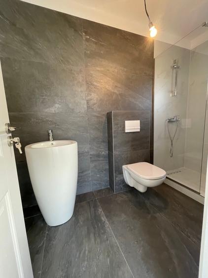 Casă individuală cu 5 camere cu Canalizare în Sânpetru