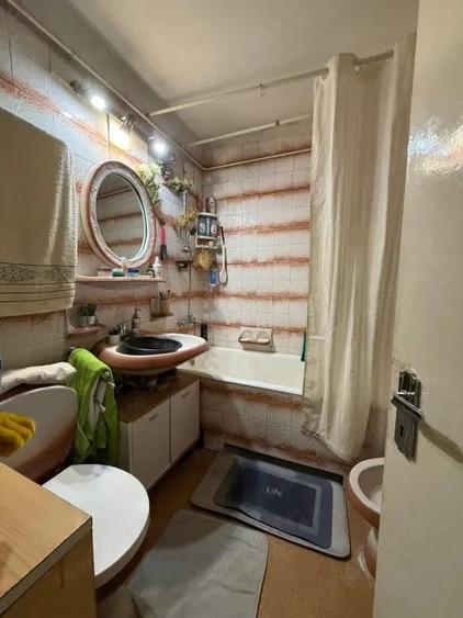 Apartament cu 3 camere decomandat în Olimpia-Stadion