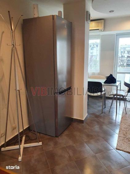 Apartament cu 3 camere decomandat, mobilat în Centrul Civic