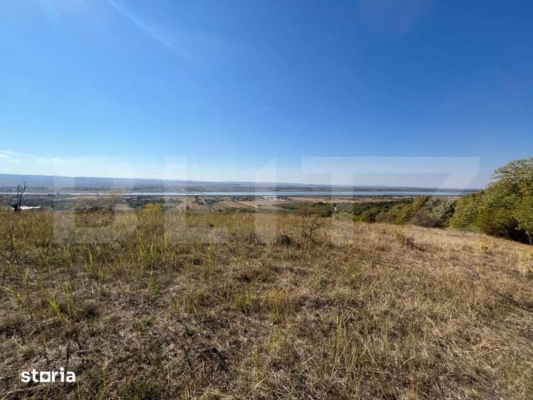 Teren de 7928 mp, în Lugașu de Jos