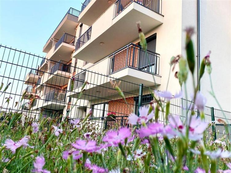 Apartament cu 3 camere semidecomandat în Turnișor